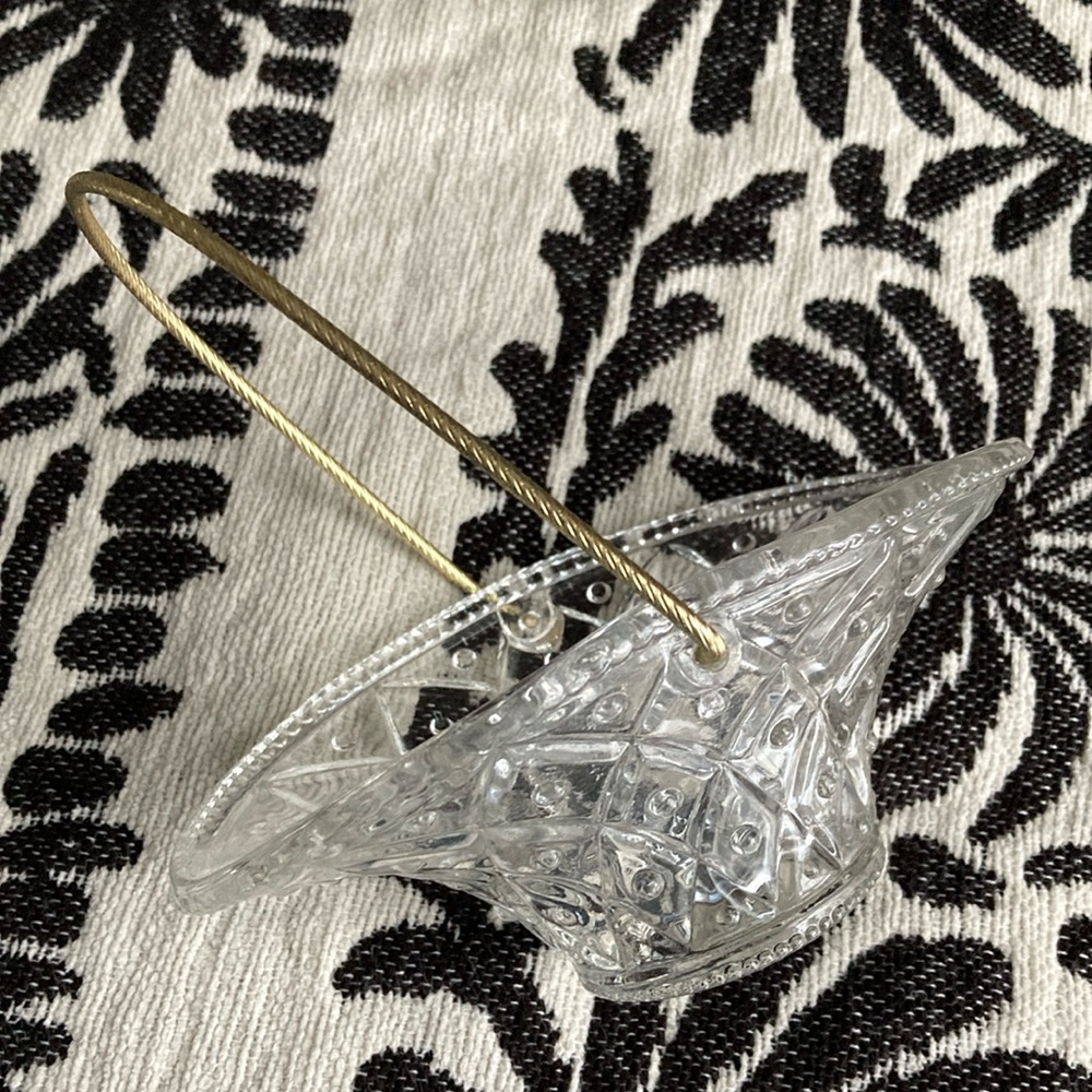 Avon Glass Basket with Handle